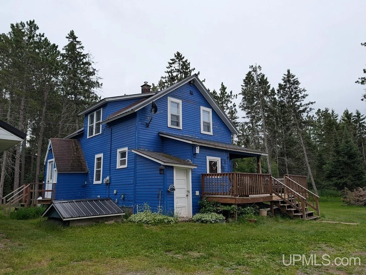 Farmhouse property near Bruce Crossing
